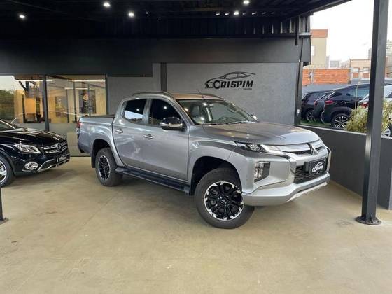 MITSUBISHI L200 TRITON 2.4 16V TURBO DIESEL SPORT HPE CD 4P 4X4 AUTOMÁTICO